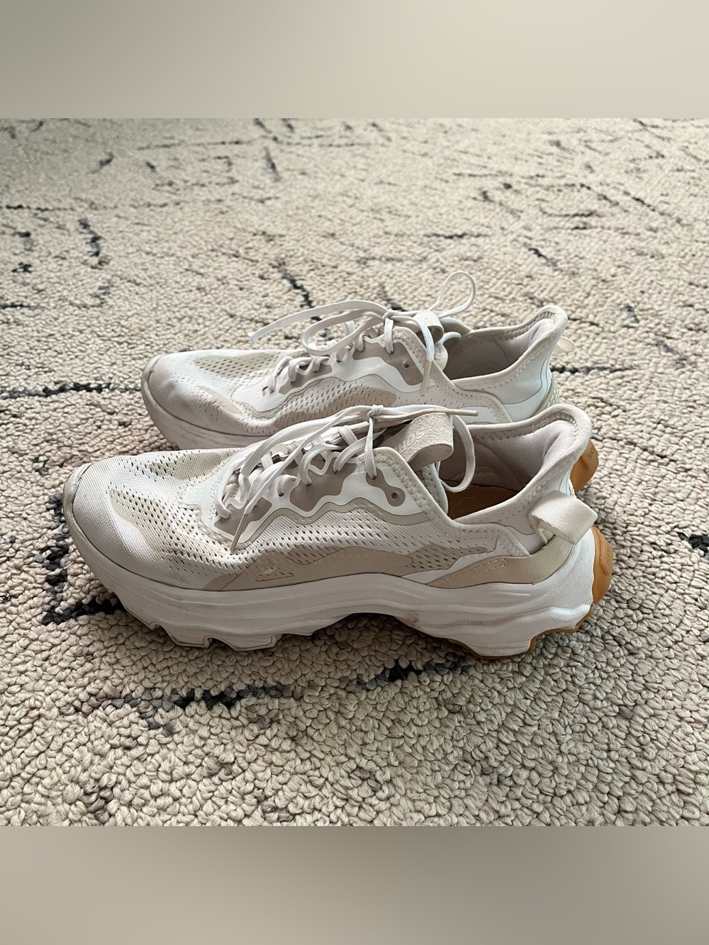 Sorel Kinetic Breakthru Day Lace Sneakers White Chunky Shoes Women 8 READ